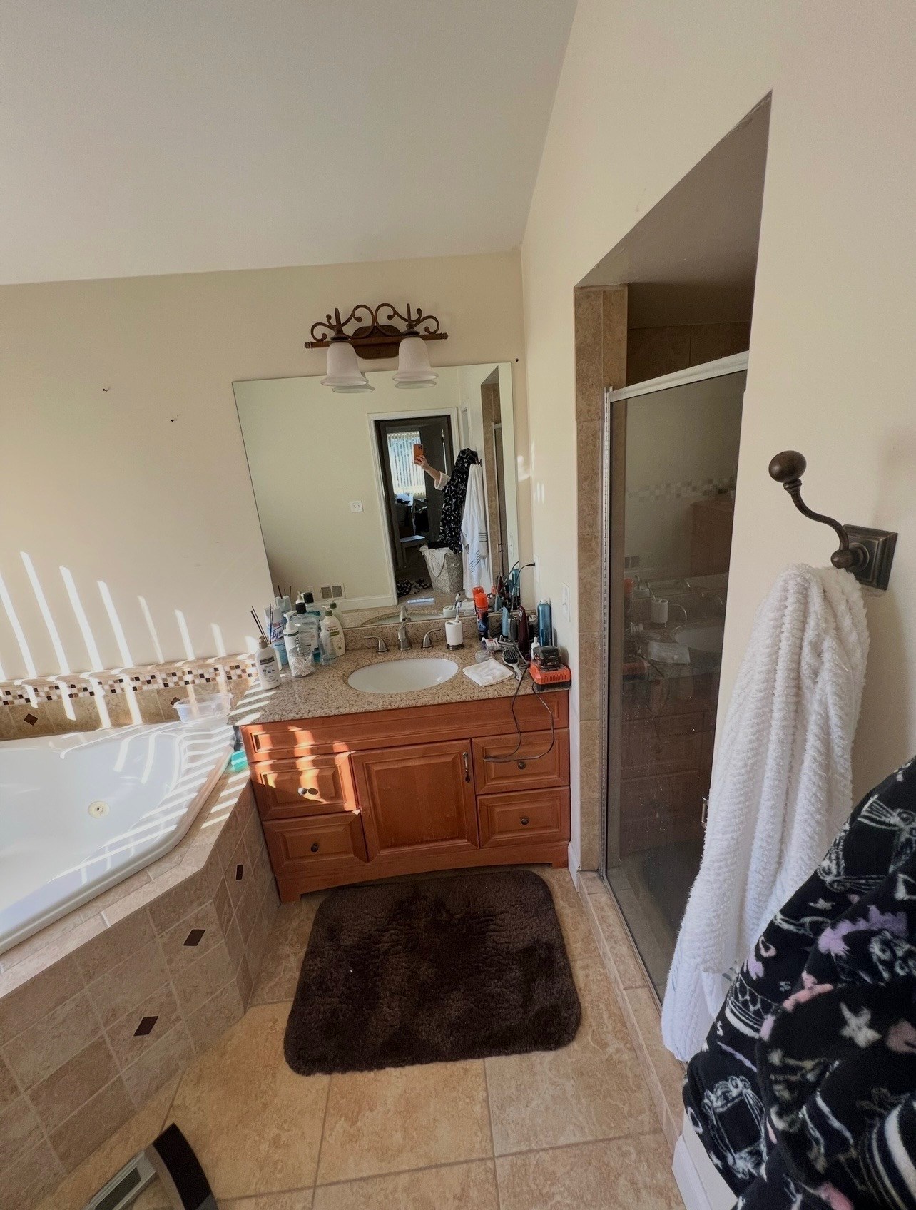 Dated primary bath before remodel